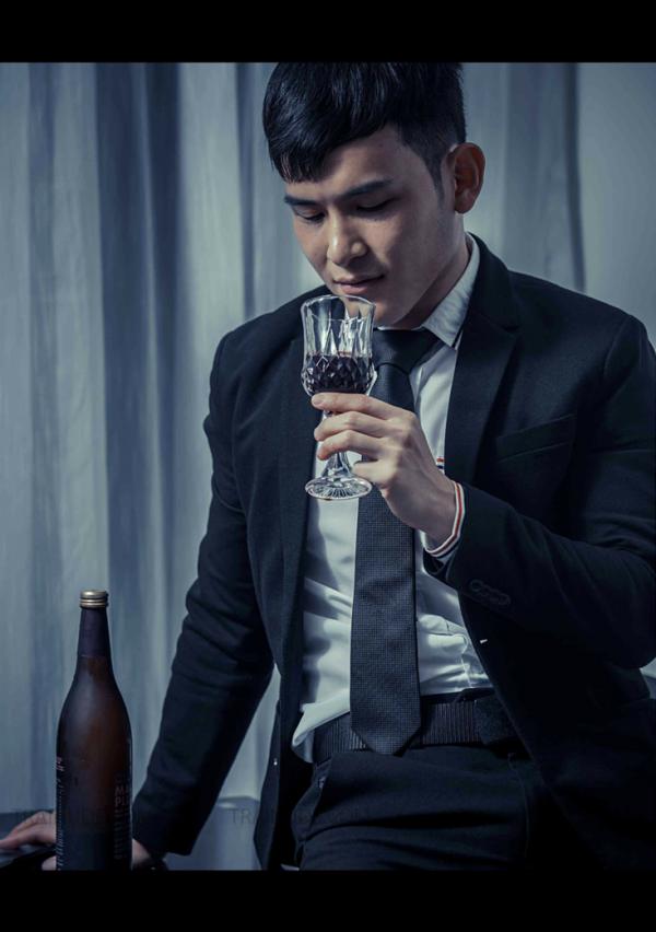 I-AM-MAGAZINE-Issue2.2--I-AM-WIREPULLER-Anawin-ebook